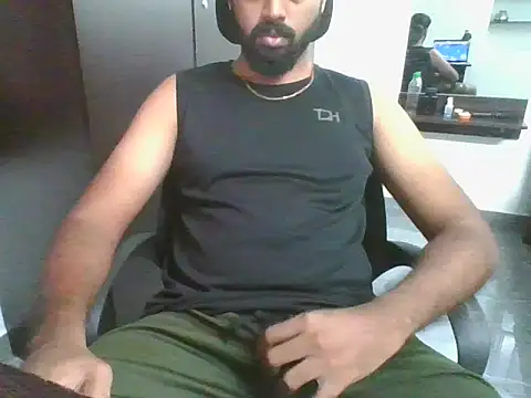 lovelyakash69 online show from 11/05/25, 03:50