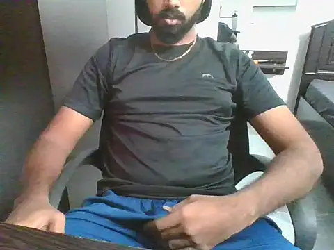 lovelyakash69 online show from 12/18/25, 07:47