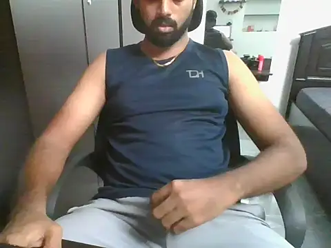 lovelyakash69 online show from 04/16/26, 12:28