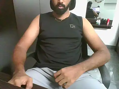 lovelyakash69 online show from 05/13/26, 08:23