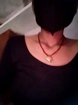 Snapshot of Soniy-Maax chatting on 09/12/25, 07:52 Soniy-Maax online show from 09/12/25, 07:52