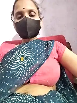 Snapshot of Soniy-Maax chatting on 09/26/25, 05:06 Soniy-Maax online show from 09/26/25, 05:06