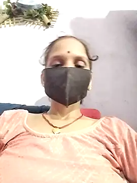 Snapshot of Soniy-Maax chatting on 09/29/25, 05:18 Soniy-Maax online show from 09/29/25, 05:18