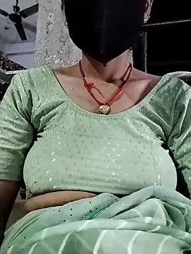 Snapshot of Soniy-Maax chatting on 10/06/25, 08:34 Soniy-Maax online show from 10/06/25, 08:34