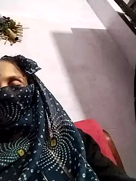 Snapshot of Soniy-Maax chatting on 10/12/25, 04:50 Soniy-Maax online show from 10/12/25, 04:50