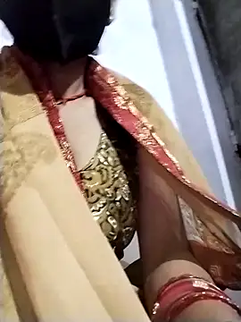 Snapshot of Soniy-Maax chatting on 12/18/25, 04:13 Soniy-Maax online show from 12/18/25, 04:13