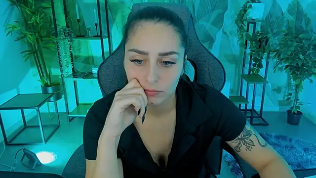 ValeriiMills online show from 11/03/25, 02:51