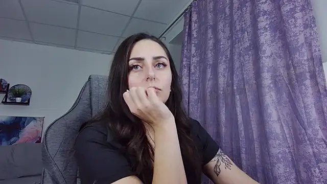 ValeriiMills online show from 11/24/25, 02:28