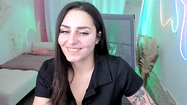 ValeriiMills online show from 12/15/25, 02:43