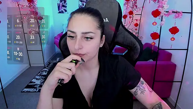 ValeriiMills online show from 05/12/26, 05:21