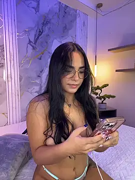 Snapshot of Lenna_s chatting on 06/03/26, 10:04 Lenna s online show from 06/03/26, 10:04