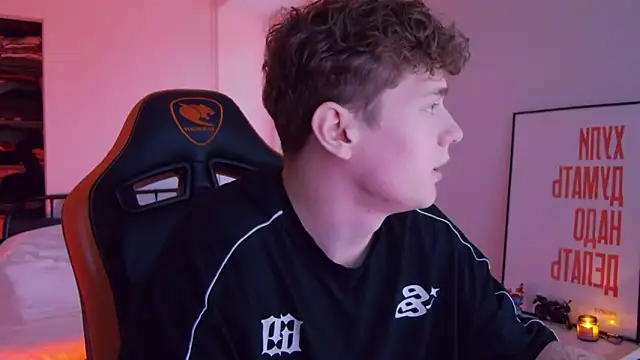 DanyDavis online show from 10/17/25, 01:14