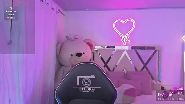 saaya tay online show from 04/21/26, 03:13