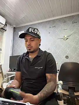 PapiStan online show from 10/31/25, 02:18