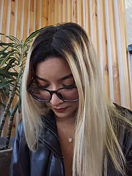 Pretty roxxyy online show from 04/01/26, 02:25