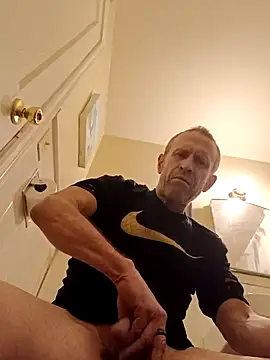 Snapshot of moasslicker chatting on 03/20/25, 05:57 moasslicker online show from 03/20/25, 05:57