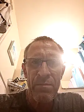 Snapshot of moasslicker chatting on 09/12/25, 11:10 moasslicker online show from 09/12/25, 11:10