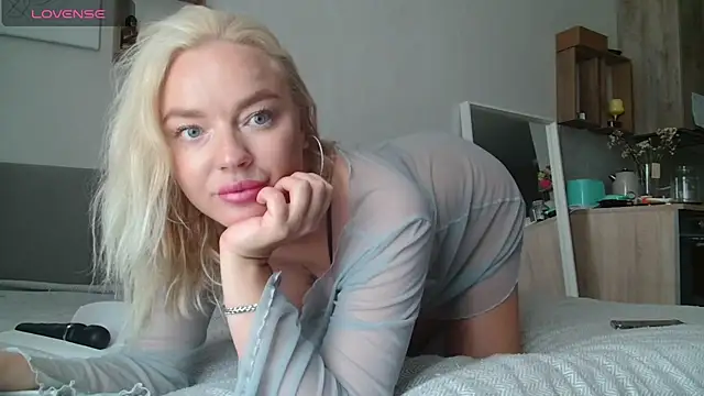 Snapshot of Eva___forever chatting on 07/07/26, 06:47 Eva forever online show from 07/07/26, 06:47