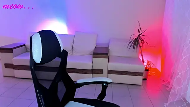 SweetMeeow online show from 11/06/25, 01:17