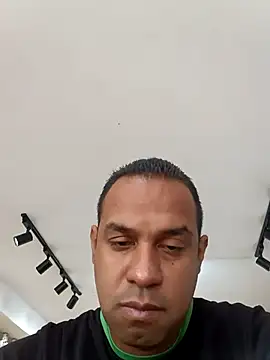 elnegro707070 online show from 10/07/25, 11:29