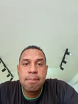 elnegro707070 online show from 01/07/26, 04:31