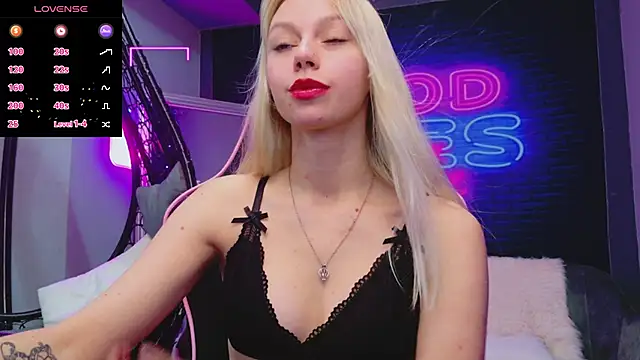 AlessiaCroft online show from 11/24/25, 05:07