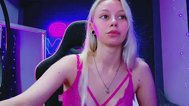 AlessiaCroft online show from 02/14/26, 05:04