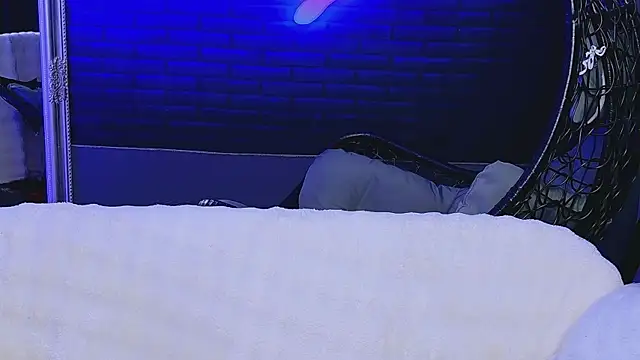 AlessiaCroft online show from 04/01/26, 04:13