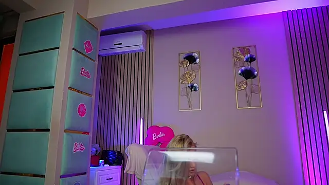 SabrinaJade online show from 07/04/26, 05:57
