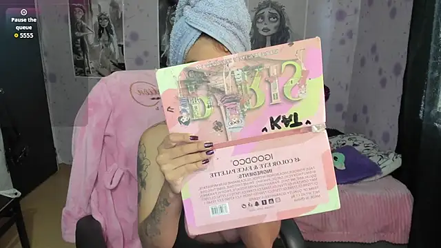 Medussa katt online show from 09/30/25, 06:13