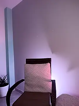 Snapshot of Alicia_Montess chatting on 10/19/25, 04:13 Alicia Montess online show from 10/19/25, 04:13