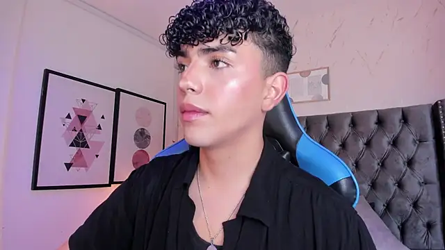 Snapshot of Niick_Twink chatting on 10/04/25, 03:48 Niick Twink online show from 10/04/25, 03:48