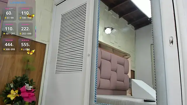 sophiaarenas online show from 11/09/25, 12:03