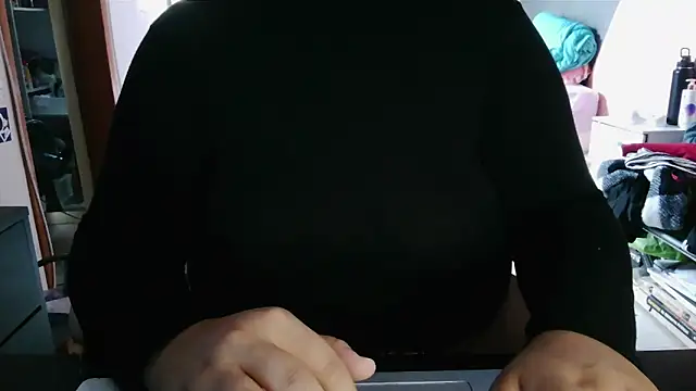 Snapshot of nicolebiancardi5 chatting on 05/15/26, 02:35 nicolebiancardi5 online show from 05/15/26, 02:35