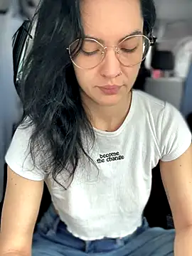 Snapshot of MeekyRich chatting on 10/05/25, 06:23 MeekyRich online show from 10/05/25, 06:23