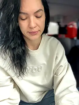 Snapshot of MeekyRich chatting on 10/06/25, 04:10 MeekyRich online show from 10/06/25, 04:10