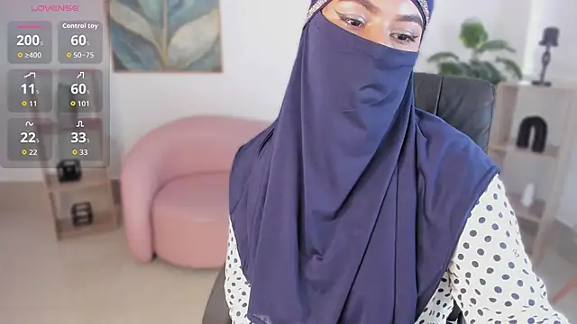 kylie soraya online show from 10/12/25, 05:01