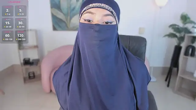 kylie soraya online show from 10/30/25, 04:08