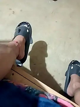 luuiss12 online show from 10/25/25, 05:15