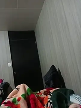 luuiss12 online show from 12/01/25, 06:40