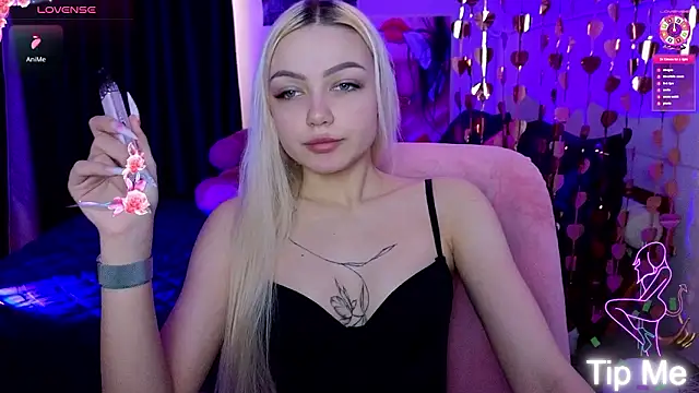 LinaLirian online show from 02/25/26, 10:03