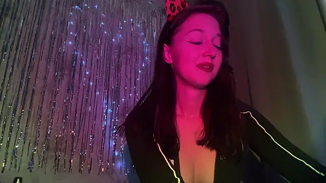 YourTemptation  online show from 12/21/25, 10:11