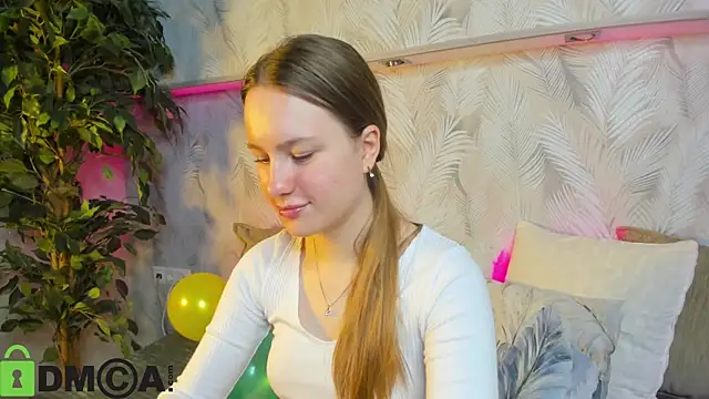 Candy Cansew online show from 10/03/25, 01:02