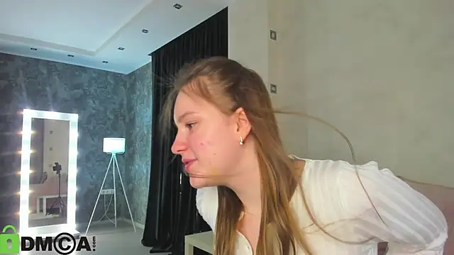 Candy Cansew online show from 10/20/25, 09:21