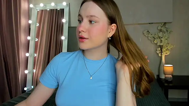 Candy Cansew online show from 04/03/26, 09:29