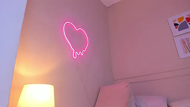  lucia 18 online show from 03/22/25, 05:52