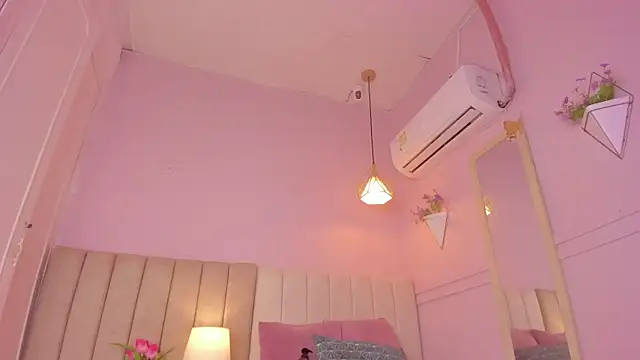  lucia 18 online show from 11/05/25, 06:30