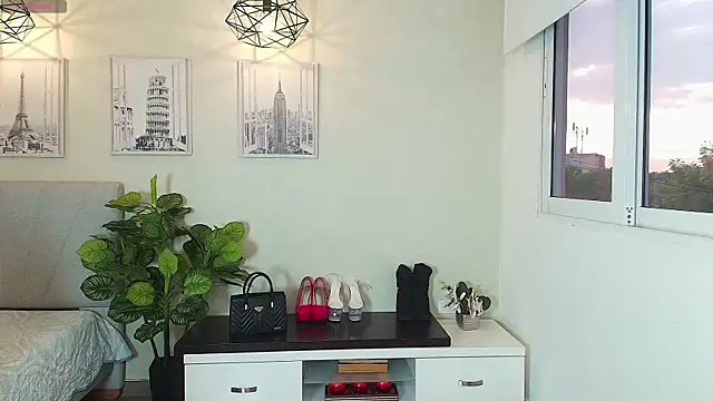  Victoria Collins online show from 10/04/25, 11:08