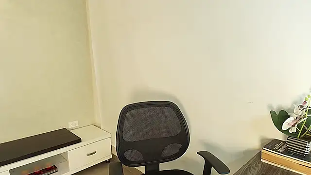  Victoria Collins online show from 10/11/25, 11:09