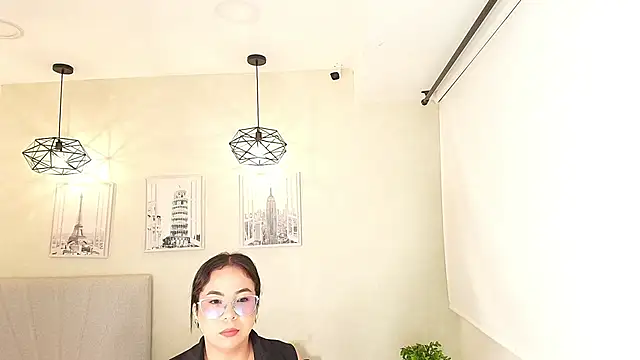  Victoria Collins online show from 11/19/25, 10:59